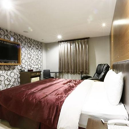 Hua Xiang Motel - Arena Каосюн Екстериор снимка