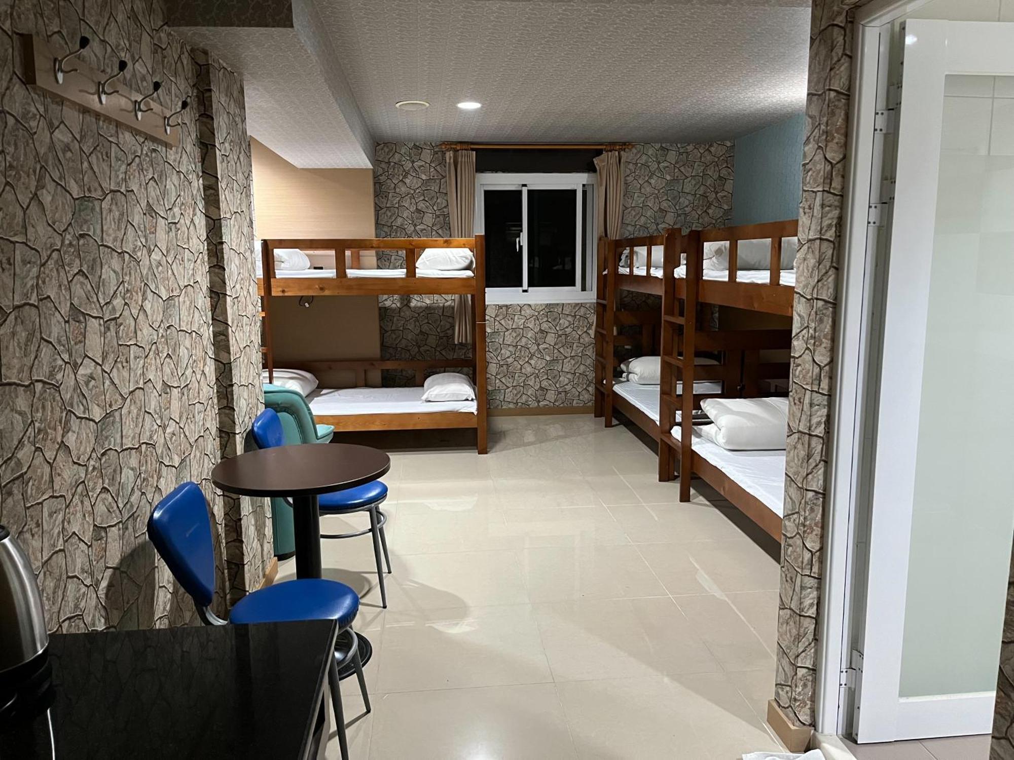 Hua Xiang Motel - Arena Каосюн Екстериор снимка